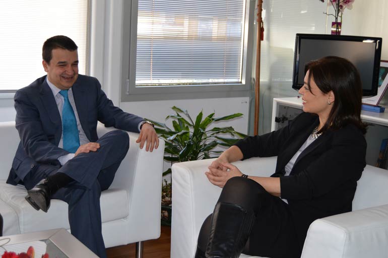 Pilar Zamora traslada al Consejero de Agricultura su preocupación por las viviendas de La Pedregosa