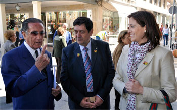 La alcaldesa durante la cuestación