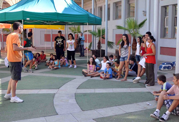 Grupo de niños jugando