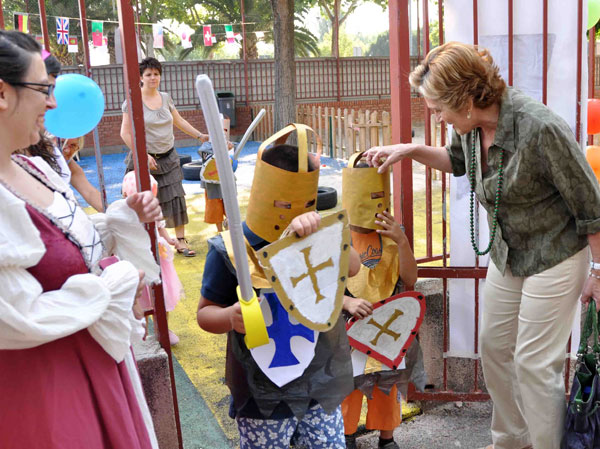 Carmen Sancho visita el Colegio Juan Alcaide