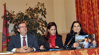 Rosa Romero en la presentación del calendario
