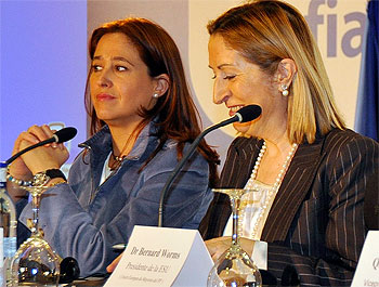 Rosa Romero durante la conferencia