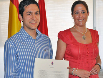 La alcaldesa de Ciudad Real recibe al ciudadano 75.000; Roberto Sánchez Romero, un joven profesor de colegio natural de Puertollano