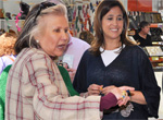 Rosa Romero inaugura el Mercadillo Solidario