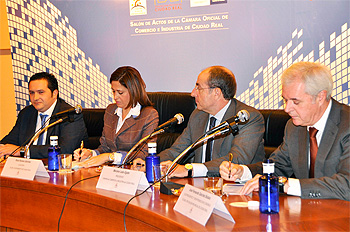 La alcaldesa en el VI Foro de Internacionalización