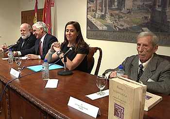 Rosa Romero en la presentación del libro
