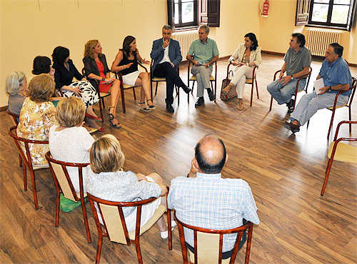 La alcaldesa presentando los nuevos proyectos para los Jardines del Prado