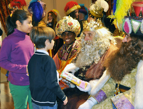 Ganadores de los belenes y reparto de los regalos de Reyes