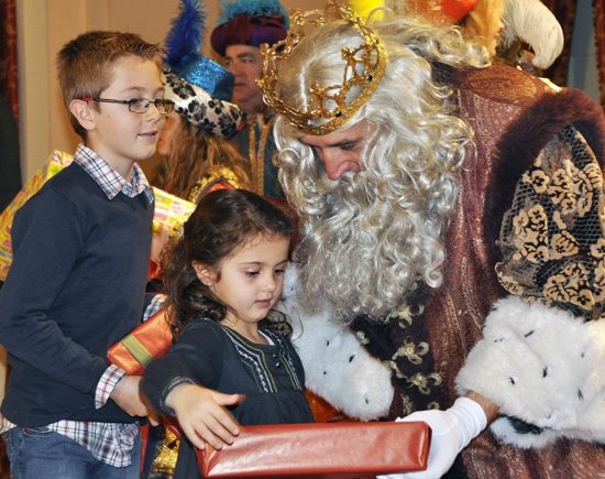 Ganadores de los belenes y reparto de los regalos de Reyes