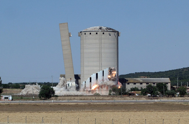 Galería de fotos de la voladura de la Azucarera de Ciudad Real