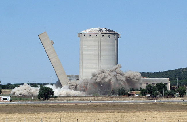 Galería de fotos de la voladura de la Azucarera de Ciudad Real