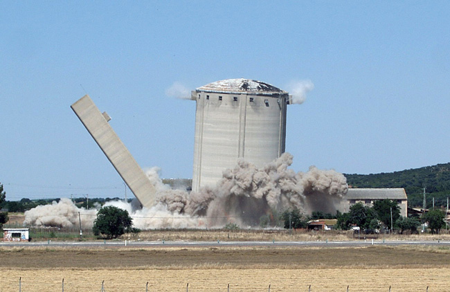 Galería de fotos de la voladura de la Azucarera de Ciudad Real