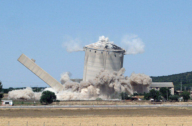Galería de fotos de la voladura de la Azucarera de Ciudad Real